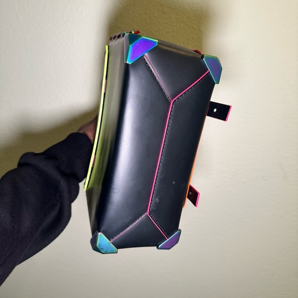 Michael Kors Manhattan Medium Contrast-Trim Leather Satchel - Picture 4 of 5